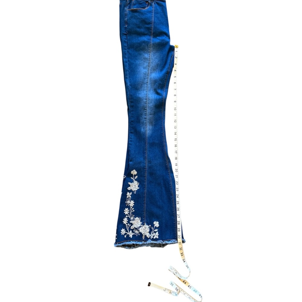 Chelsea & Violet Blue Flare Jeans with Embroidered white flowers - Picture 5 of 5